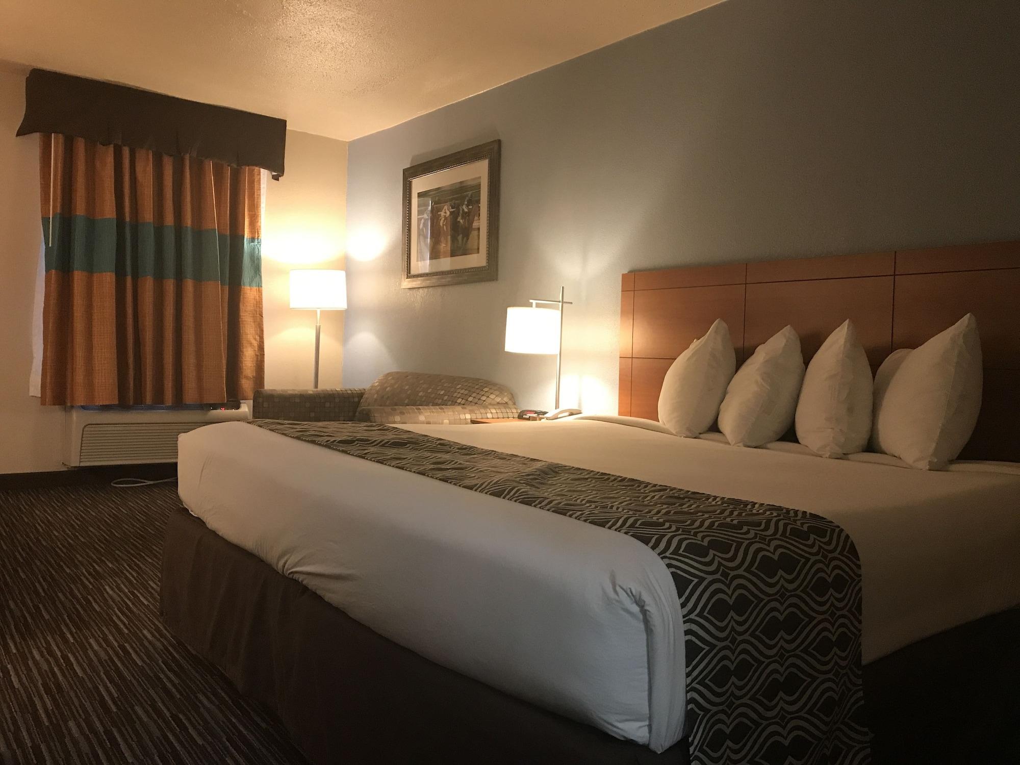 Ramada By Wyndham Louisville North Eksteriør billede