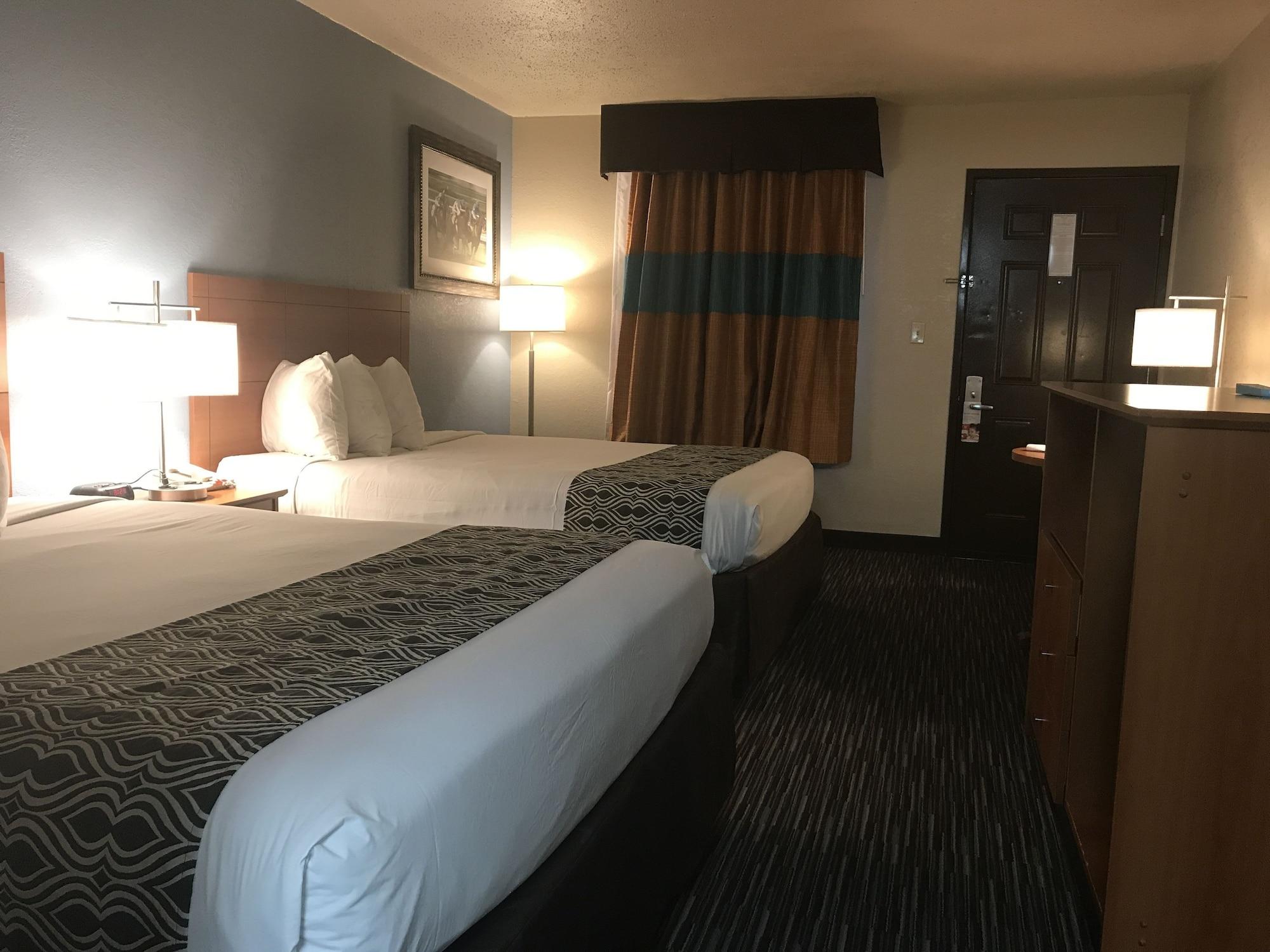 Ramada By Wyndham Louisville North Eksteriør billede